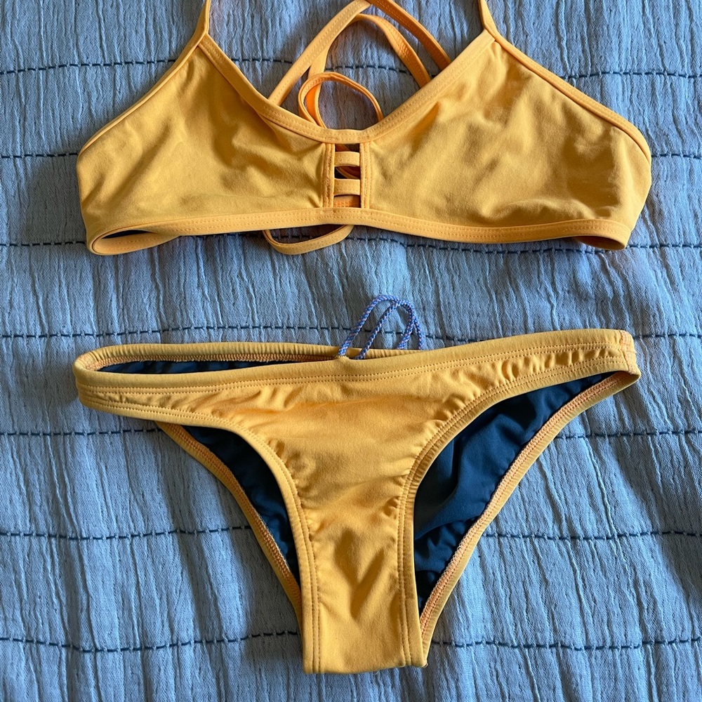 Jolyn bikini tomcat top Europe bottoms